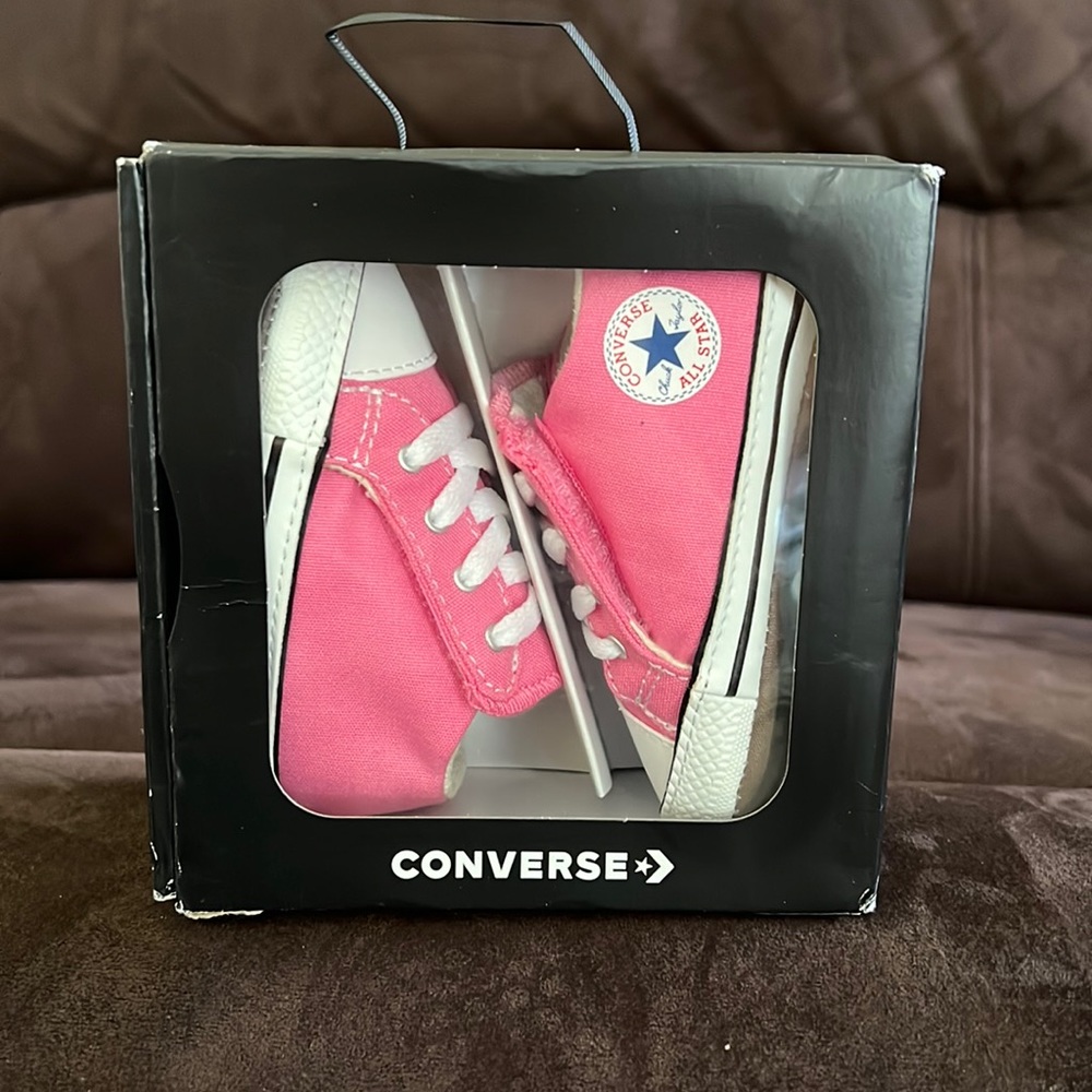 Brand new crib converse infant girl shoes!!